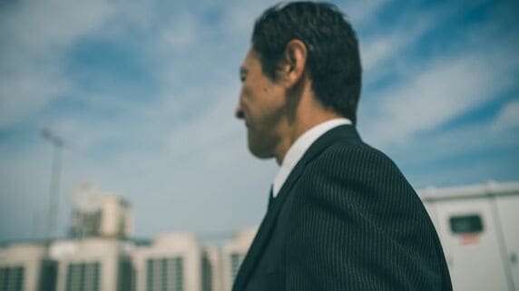 「スーツ着る必要ある？」妻の言葉が胸に刺さる…退職1年で“400万円”を溶かした61歳元管理職が、平日8時に向かう場所