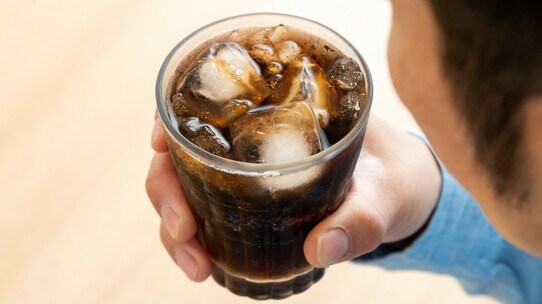 たったコーラ1杯で…なぜケアマネ間で意見対立が起こるのか