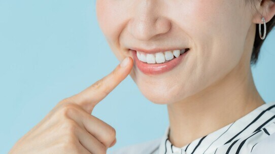 東京の大学病院でも「ヘッドギア」だったが…歯列矯正への挑戦