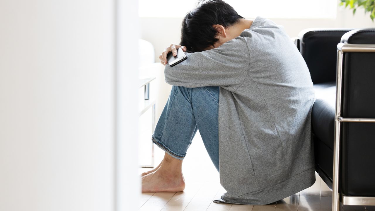 「お父さん、もう無理だよ…」年収1,200万円・59歳サラリーマン、“東大以外は認めない”に縛られた21歳・三浪息子の涙の告白。教育費1,500万円を注ぎ込んだ家族の末路