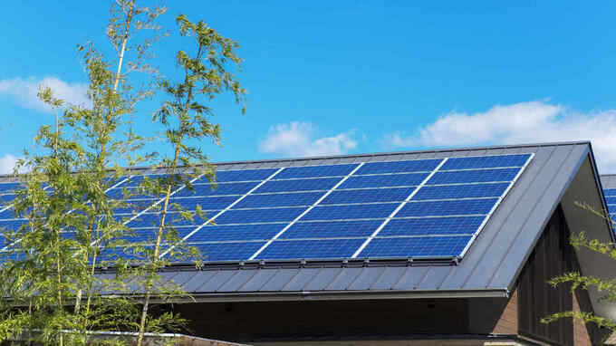 太陽光発電の買取り終了も…「すぐに手放すべきではない」理由