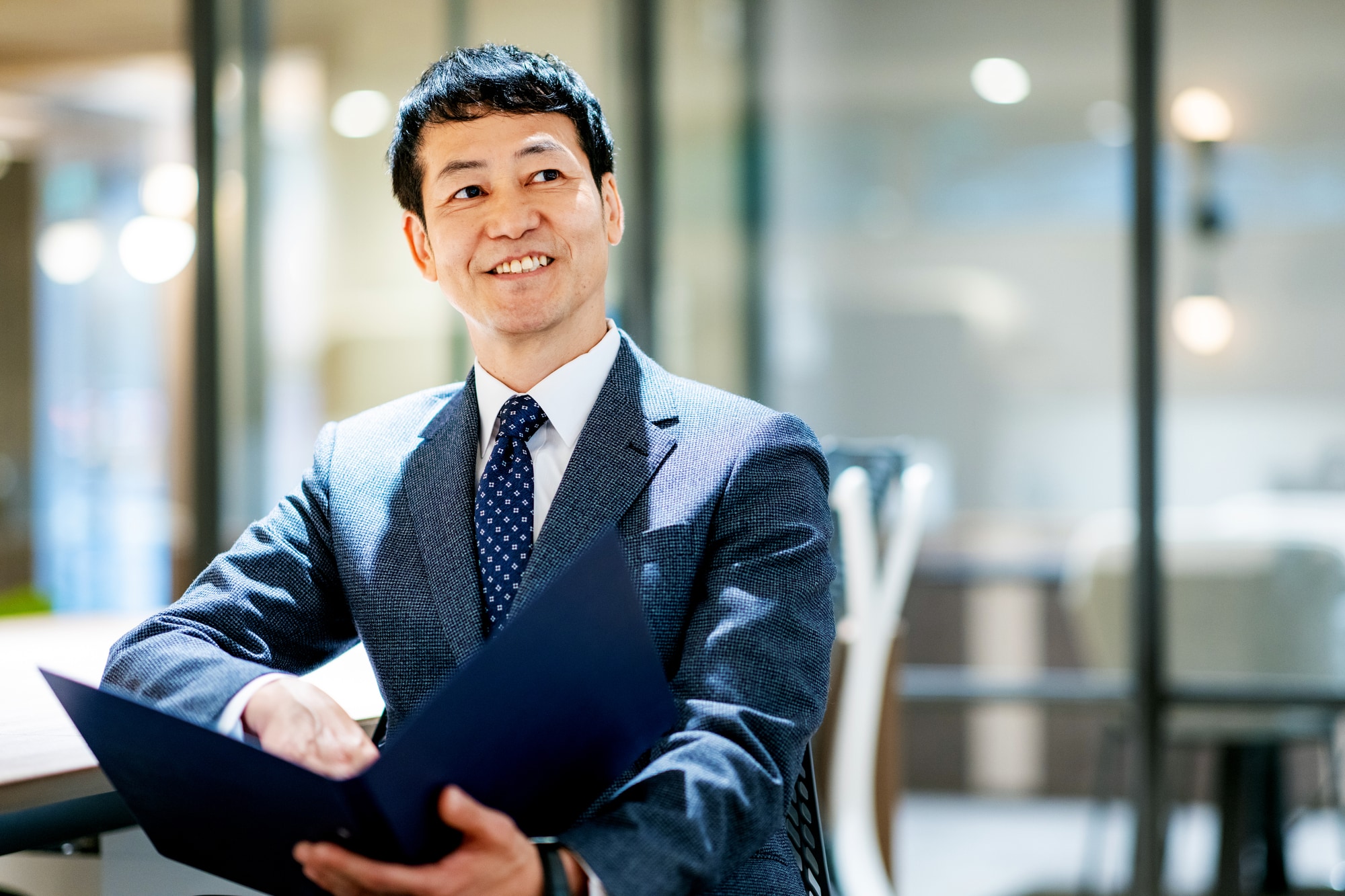 55歳・役職定年で「年収1,000万円」から半減の絶望も…60歳再雇用で「定年前の年収」を抜き去ったサラリーマンの逆転劇