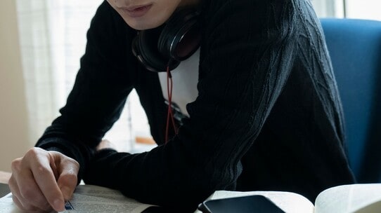 恐ろしい…医学部予備校で「4浪中の学生」抱える闇が深すぎる