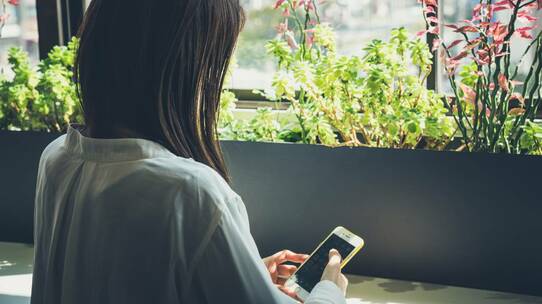 婚活アプリで騙された!交際相手が「実は既婚者だった」場合、慰謝料請求できるか【弁護士が解説】