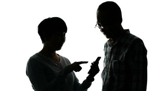 共働きの会社員夫婦、年金月額28万円のはずが…実際の受給額に「なにかの間違いでは」