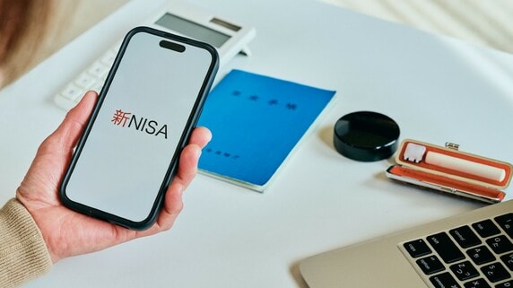 募る老後不安…定年が近いサラリーマンに、いまから取り組める「老後資金増強術」をアドバイス【経済評論家が対応策を提案】