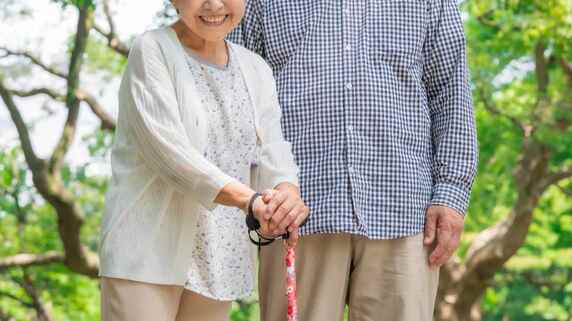 「面倒を見るって言ったじゃない…」〈年金月10万円・貯蓄60万円〉83歳母、息子との同居に涙した2ヵ月後に聞いた“冷たい一言”