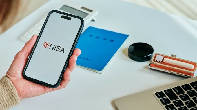 募る老後不安…定年が近いサラリーマンに、いまから取り組める「老後資金増強術」をアドバイス【経済評論家が対応策を提案】