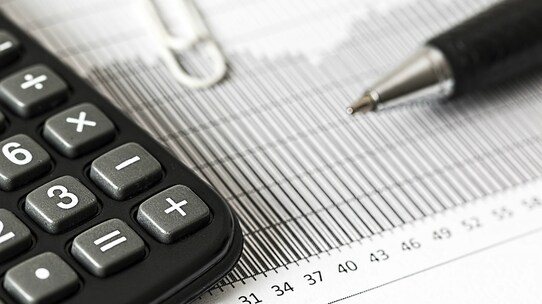 株式投資との比較で考える「不動産投資」の魅力