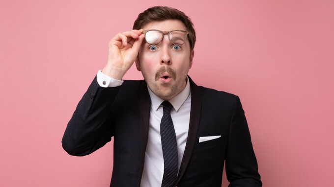 【英文法の謎】なぜ「驚く」は「be surprised（受動態）」なのか？学校では教わらない“実は納得の理由”【カリスマ講師・関正生氏が解説】