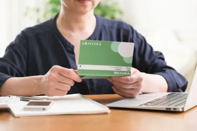 月収50万円・都内在住54歳おひとりさま女性の「貯金額500万円」…これって大丈夫？【FPが解説】