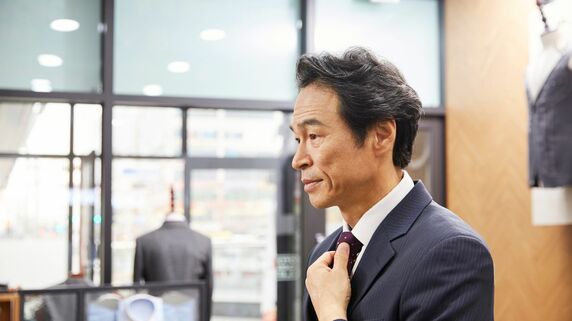 専業主婦として長い間支えてくれてありがとう…「退職金2,400万円」「年金329万円」感謝の気持ち「47万円のブランドバッグ」を買って帰宅した65歳夫。定年翌日、63歳妻から静かに告げられた〈人生が覆るひと言〉