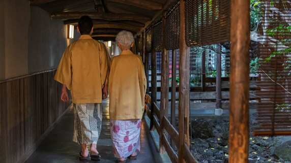 「一緒に温泉でも行こうか」…退職金2,500万円で迎えた〈人生最高の瞬間・退職記念旅行〉で、妻が放った“まさかの一言”