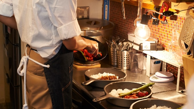 「時給上げて」の要望拒否も…バイトから好かれる社員の特徴