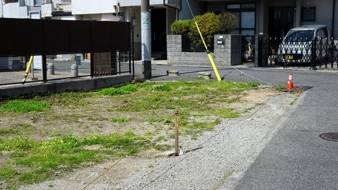 どうにもならない…「不動産のもらい事故」のような所有者不明土地の対処法【弁護士が解説】