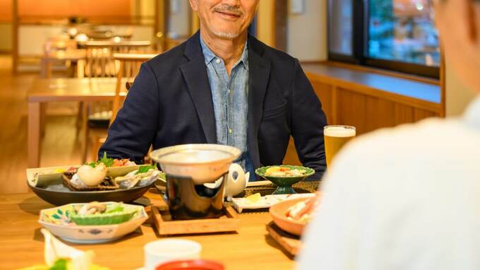 退職祝いの温泉旅行を終えて帰宅すると…〈年金月25万円・65歳夫婦〉自宅で待っていた85歳母の「今日からここに住ませて」に絶句