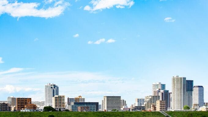 不動産投資は初期費用が高くてムリという人に朗報！少額から不動産投資ができる「J-REIT」「クラウドファンディング」という選択肢【不動産鑑定士が解説】