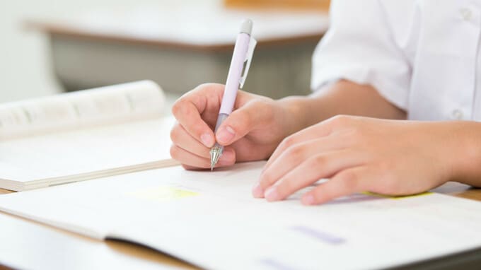 〈公立中高一貫校の受検対策〉敬遠する親も多いが…「銀本」は最強の対策ツール【合格アドバイザーが解説】