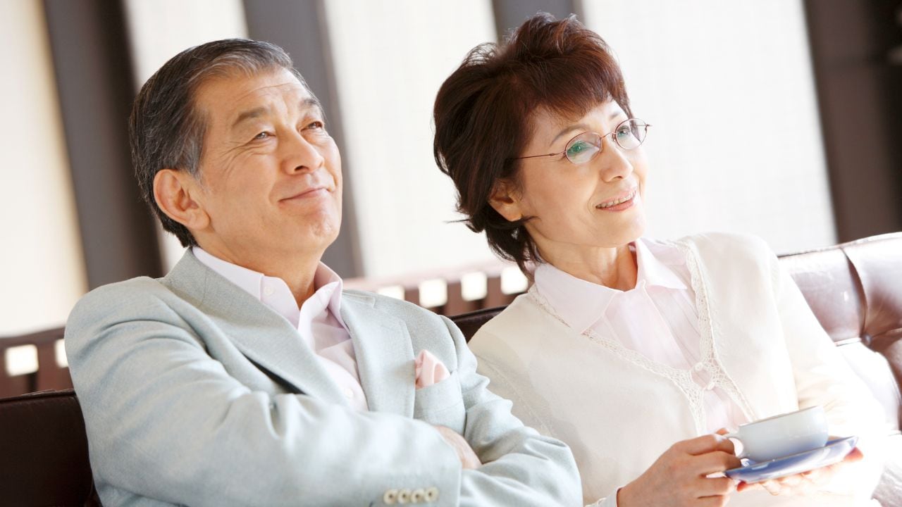 〈年金月40万円〉〈貯金6000万円〉ともに元教員の75歳夫婦「人生最後の贅沢」のつもりが大惨事。わずか6ヵ月で「高級老人ホーム」からの退去を決めた「60年前の因縁」