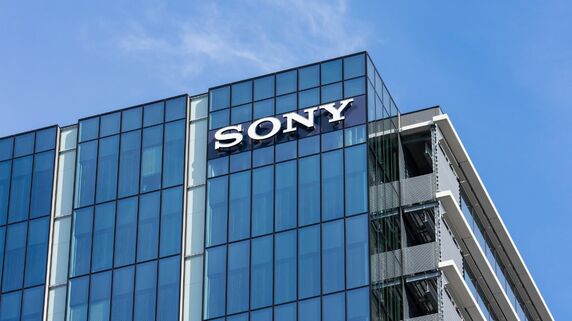 億万長者も夢じゃなかった…日本のITバブル崩壊の底値でSB、ソニー、ヤフー、楽天株を買っていたら。「AIバブル」を見越していまは「買い」か？