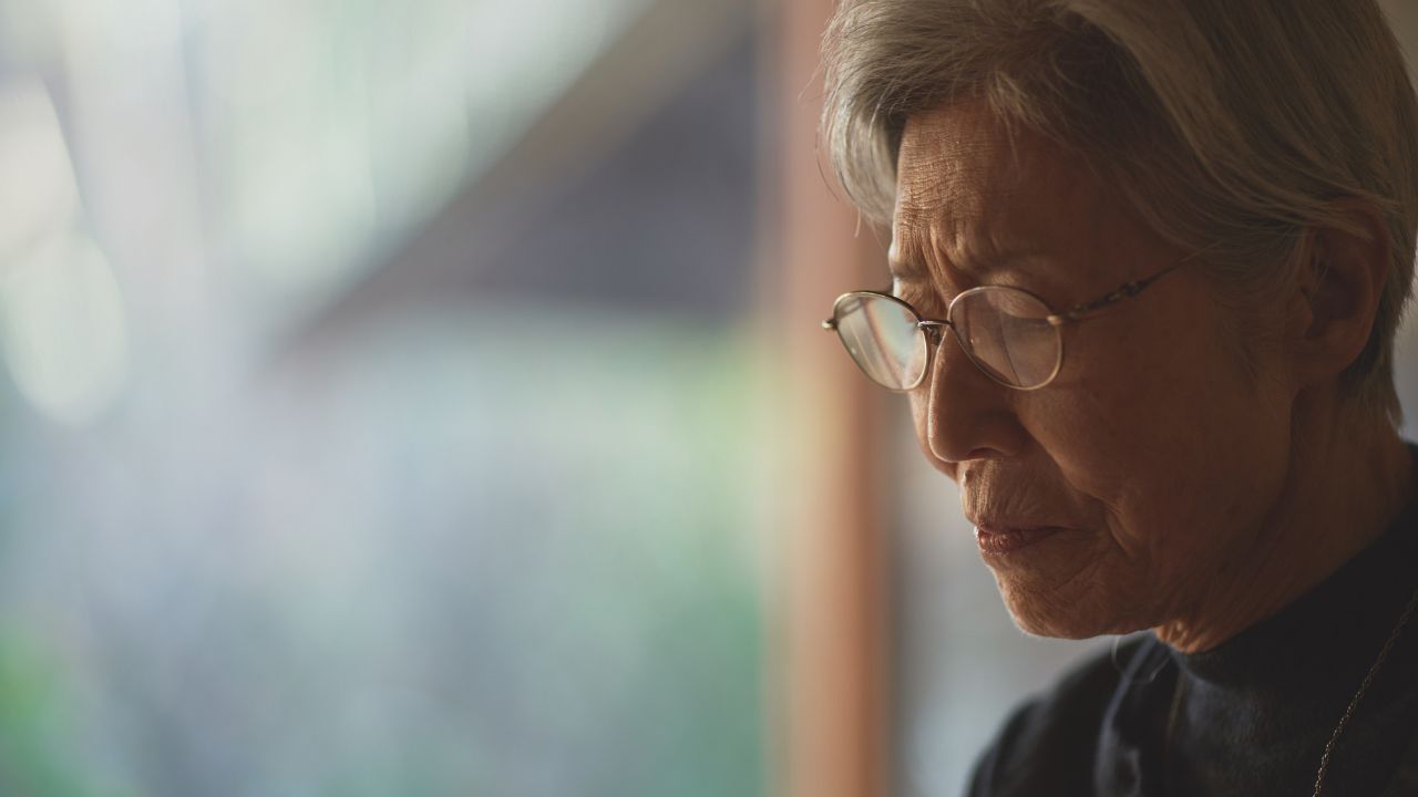 「最後まで面倒見る」と笑った53歳甥の豹変。自宅を名義変更した途端、82歳伯母を施設へ追いやり音信不通の非情