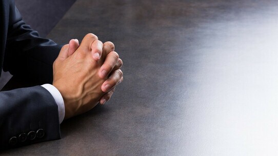 社長「クビにしたいが、訴えられたくない」…社員に納得して辞めてもらう方法【弁護士が解説】