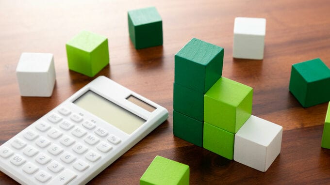 アラサーが幸せになるにはどの投資を優先する？「自分への投資」と「資産づくりの投資」