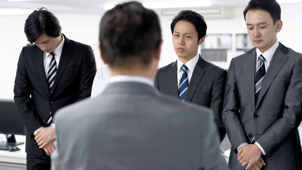 新卒で大手外資系コンサルへ入社、朝まで働き成果を出すのが常識。「自分はできる」と自負も…転職先のベンチャー企業、社員の前で公然と受けた〈屈辱〉