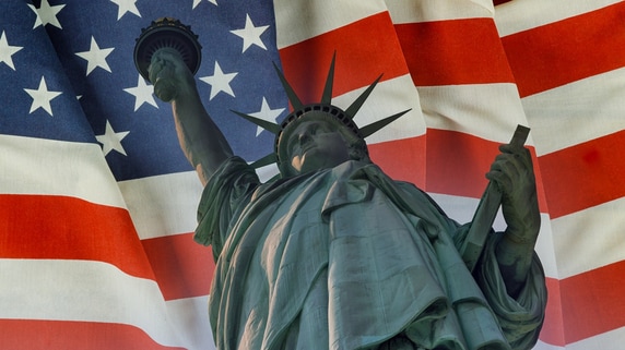 「ボーイング6機購入」で加速するアメリカ移民政策…中古旅客機導入と二重国籍禁止法案が波紋――不法移民送還を国家主導で強化、旅行者監視も拡大【国際税理士が解説】