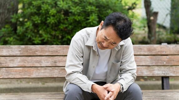 こんなはずじゃなかった…退職金2,500万円・ピーク年収1,200万円の66歳元営業マンが悲鳴。激務の現役時代を終えて“悠々自適の余生”のはずが、「90代老親ダブル介護」のシビアな現実