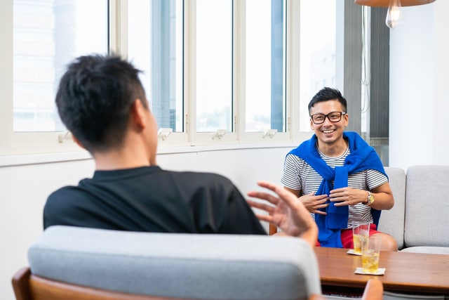 「海外移住している人がビットコインをリップルに替えたら、現地の税制で税金が発生するんですか？」（ニシノカズ）