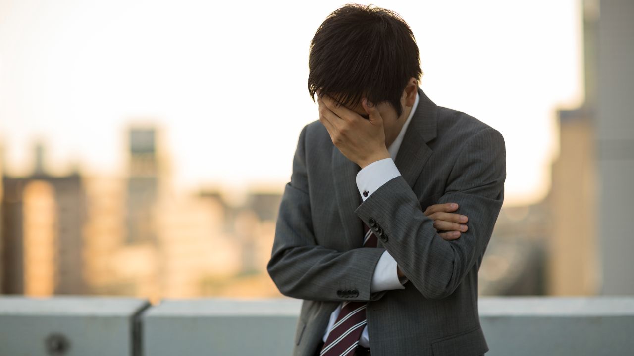 働いているのに「障害年金」もらっているなんてズルい!〈月収20万円〉〈年金月5万円〉の42歳男性、ネット民からの攻撃に悲鳴
