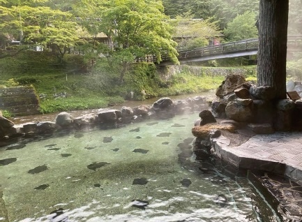 出所：『温泉博士×弁護士が厳選、とっておきの源泉かけ流し325湯』（合同出版）より抜粋