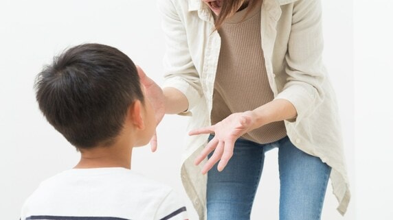 「親だから偉い」勘違いが生む悲惨…子どもが同じ誤りを繰り返すワケ