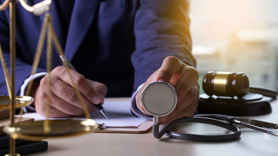 医療訴訟の焦点…なぜ「医療過誤」の証明は困難なのか？