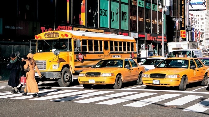 ニューヨークでは「赤信号でも信号を渡る」のが当たり前の理由
