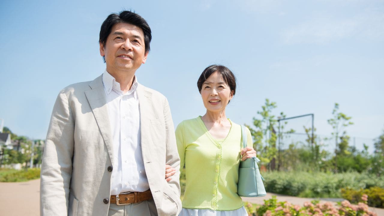 「年金月18万円」「退職金2,200万円」年4回の温泉旅が楽しみだった60代夫婦の平穏な老後…39歳次女のUターンで崩壊の危機