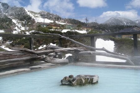 （嬬恋村・万座温泉／PIXTA）