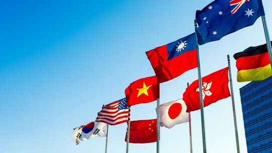 香港はコロナ陽性者の隔離義務の撤廃を発表。米国のリセッション入りへの警戒から株価は下押し。香港ハンセン指数も反落