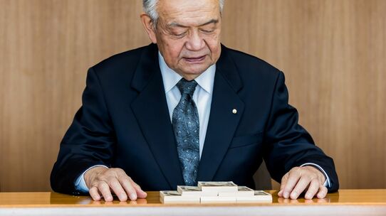 65歳からは「年金500万円」、現役時代は「年収2,000万円」。誰もが羨む収入、高笑いの余生のはずが…“70代・元国会議員”が老後破産したワケ【FPの解説】