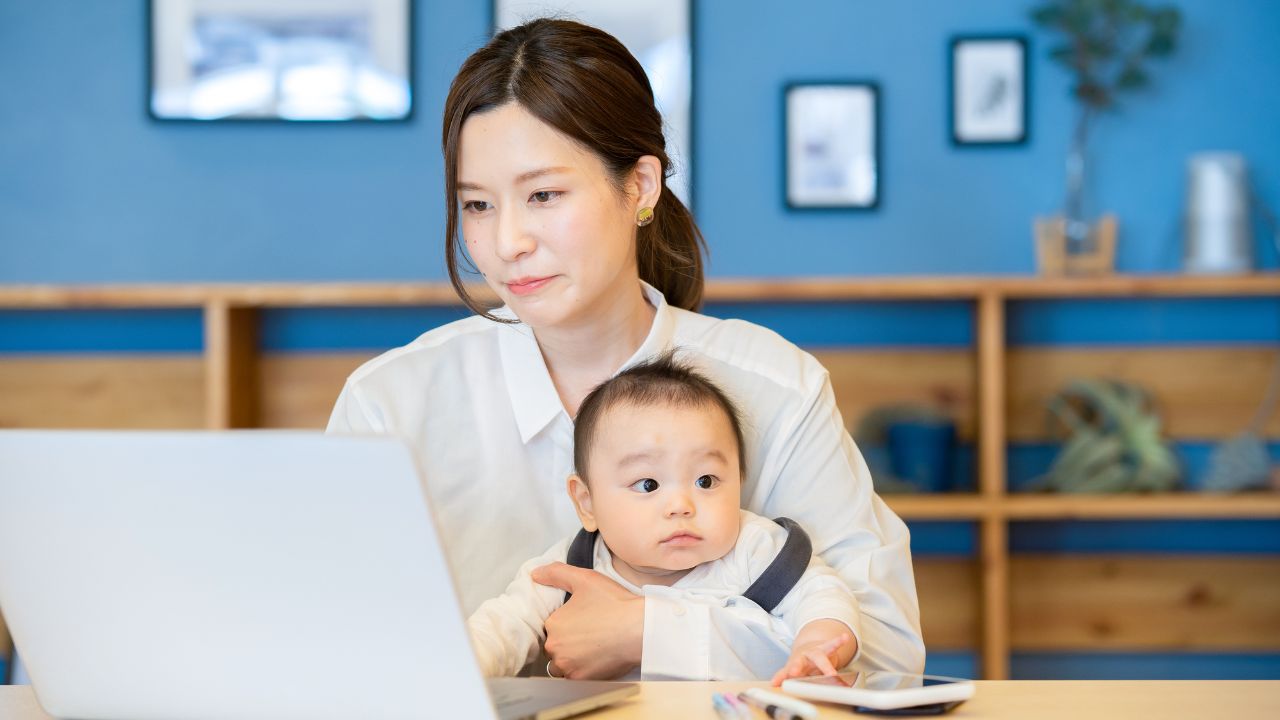 手続きを忘れると「1日約6,300円」がゼロに…出産退職で「1年で失業給付が切れる人」と「最長4年まで延ばせる人」の決定的な差