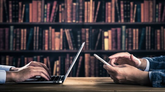 「自信のなさ」が共通点?若手&シニア世代のマネジメント術
