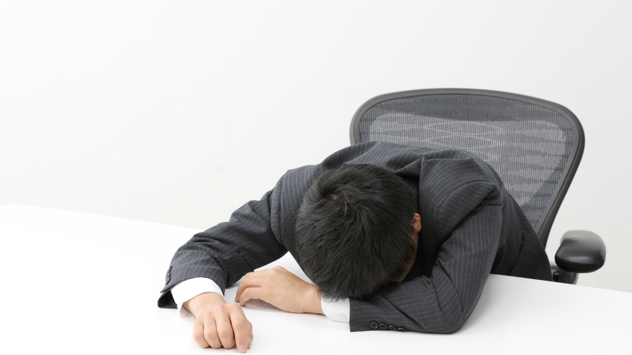 企業を苦境に追い込む「誤ったコストカット」と「従業員の疲弊」