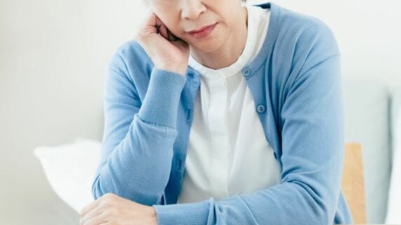 53歳独身娘が選んだ“家を出る決断”――〈年金月13万円・76歳母〉との暮らしで限界を感じた理由