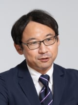中須 悟