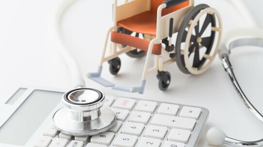 「老後生活最大の不安」医療と介護のお金はいくらかかるのか?