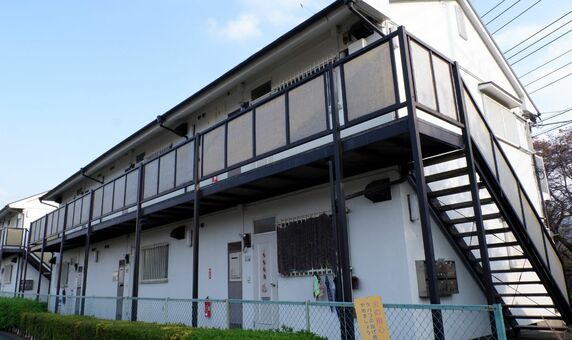 「モノも人間関係も邪魔だと思っていました」…パート月収15万円・友達ゼロの53歳。快適だったはずの“ミニマリスト生活”をやめた理由