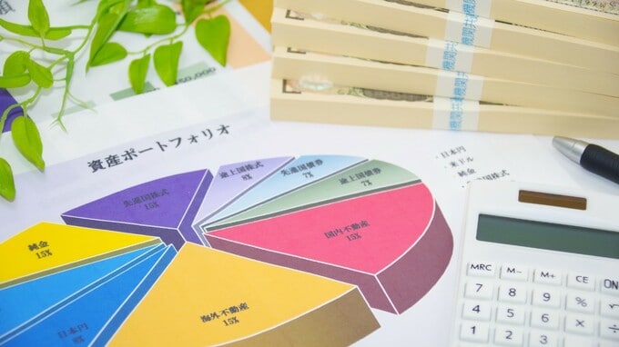 「預貯金ゼロの人」だけじゃない…〈銀行預金＝安全〉と信じる人にも潜む、老後破産のリスク