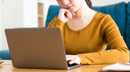初回の講義で「医学部には入れるのは半分もいないぞ!」…大手予備校の教育スタイルでは「厳しすぎる」子も。合否を分ける「大手予備校か、医学部専門予備校か」の選択