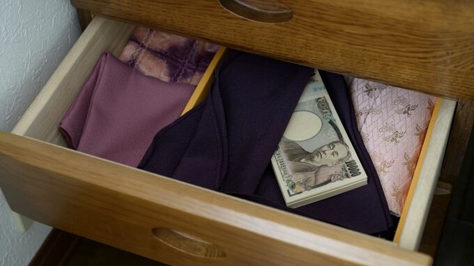 夫の遺産4億8,000万円を「タンス預金」にした妻…税務調査で課された〈ケタ外れの追徴税額〉【税理士が警告】